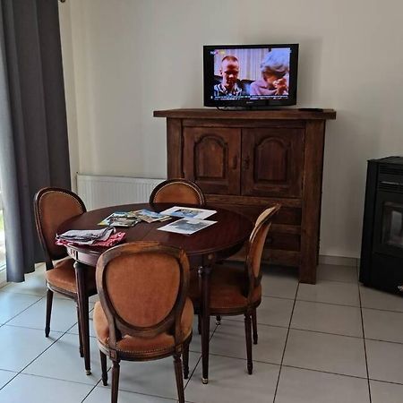 Maison Centre De Bellegarde Avec Jardin Et Terrasse Equipee D'Un Salon De Jardin Et D'Un Barbecue Cuisine Equipee 3 Chambres Avec 2 Lits Double 140X190 Et 2 Lits Simple Chauffage Poele A Granules Parking Gratuit Devant La Maison Bellegarde-du-Loiret المظهر الخارجي الصورة
